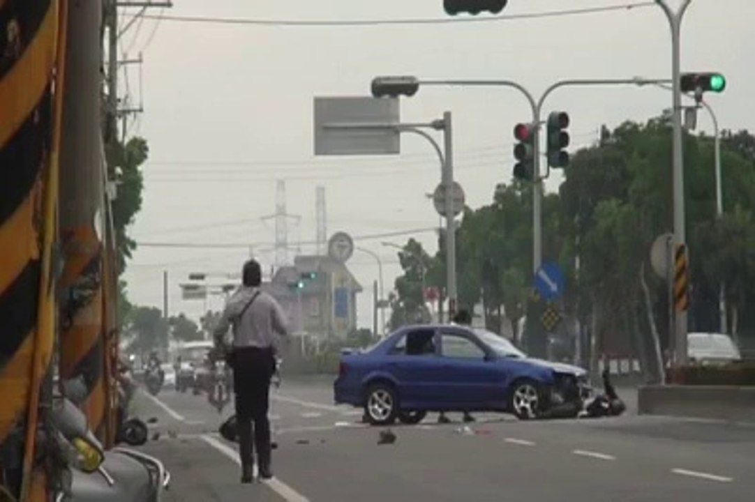 So sad crash on road.