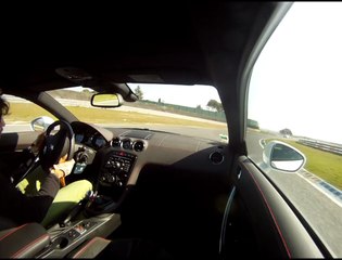 Peugeor RCZ R en el circuito del Jarama