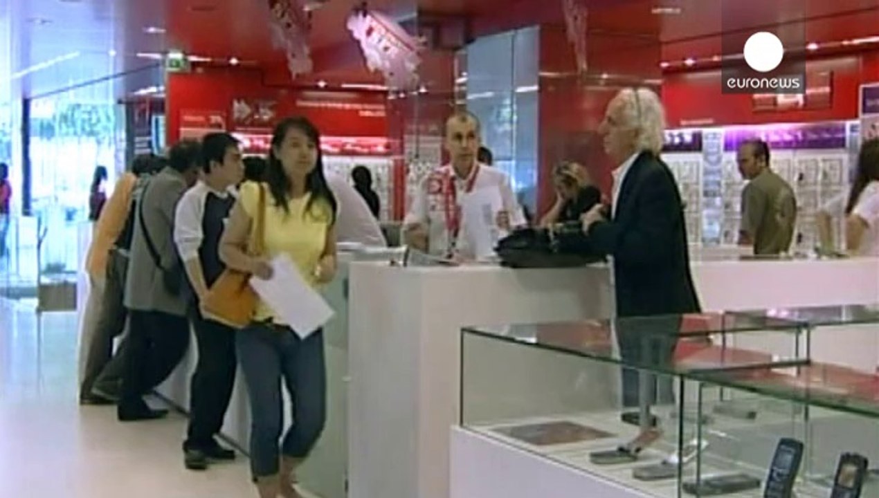 Vivendi talks exclusively to Numericable on SFR sale, blow to Bouygues, Montebourg