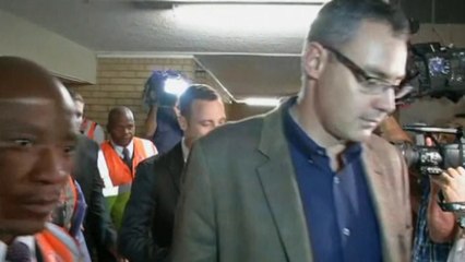 More embarrassment for police at Oscar Pistorius trial