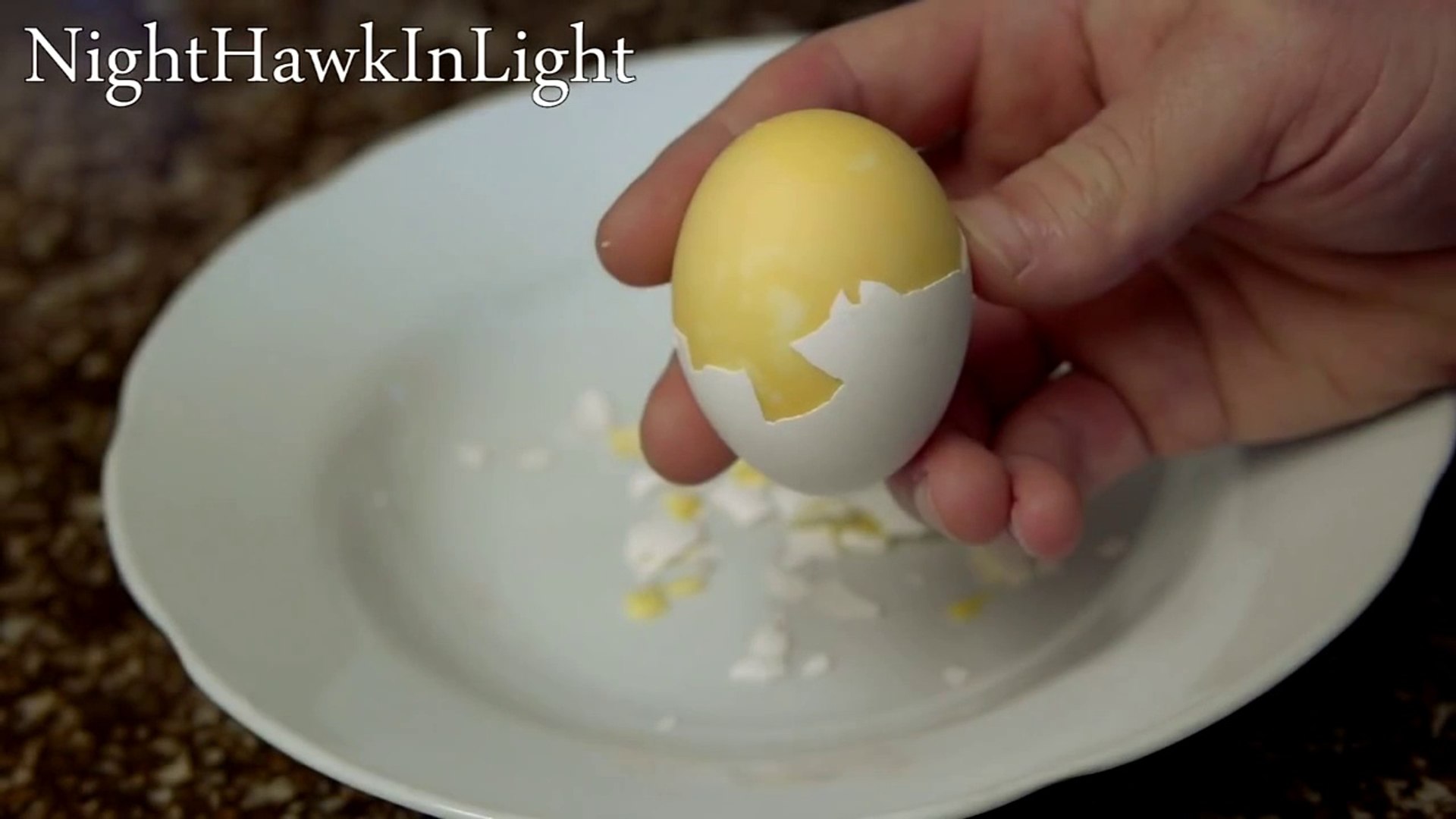 ⁣✔ How to Scramble Eggs Inside Their Shell!!! ✔
