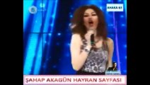 Tuğba Hatun ~ Yalnızım Ve Mutluyum [Canlı Performans]