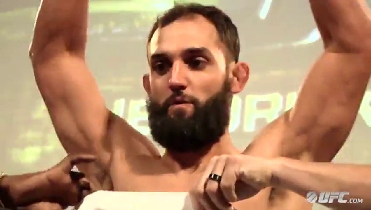 UFC 171: Hendricks Makes Weight