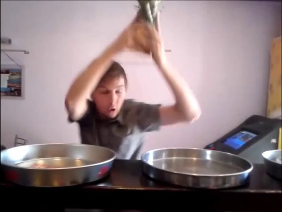 Crazy Waiter Feat. Pineapple