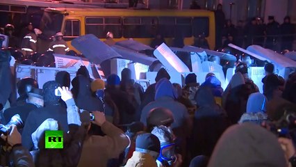 Video: Clashes outside Ukraine presidential HQ, police disperse crowds with batons