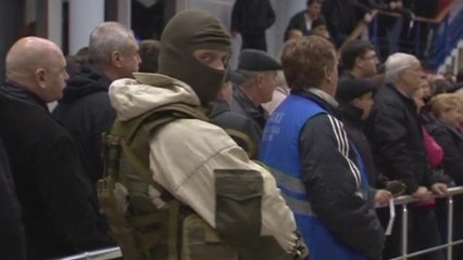 Russian observers arrive for Crimea referendum