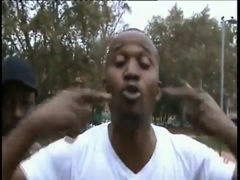 La réaction des Combattants de Johannesburg en colère suite à l'arrivée de Ferre Gola pour son concert