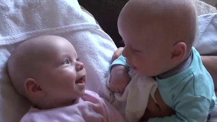 Sevimli İkizler Dertleşiyorlar