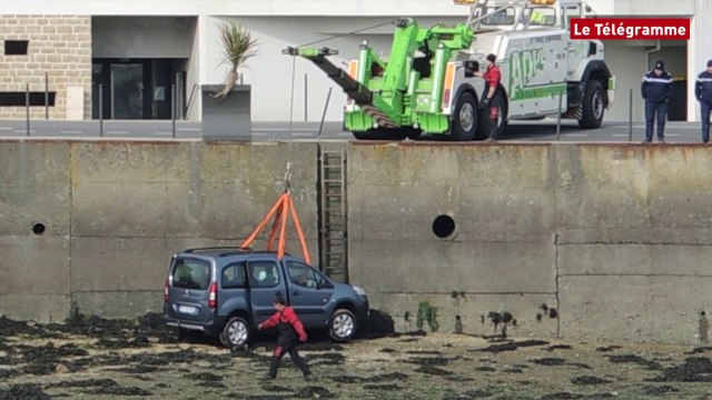 Audierne (29). Un corps sans vie dans la voiture tombée à l'eau