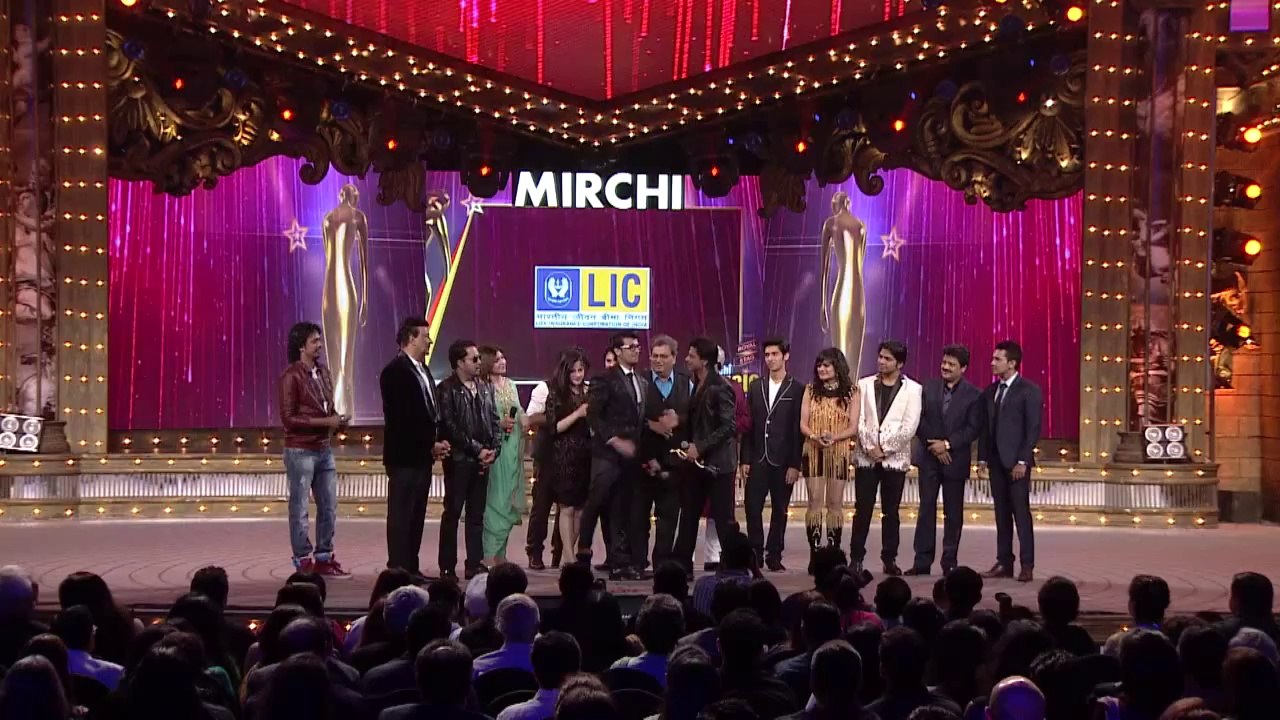 Shahrukh khan Sings and Subhas Ghai dances on the stage of 6th Royal Stag