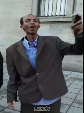 heesta k,naan waving flag nin ku bashaalaayo kk