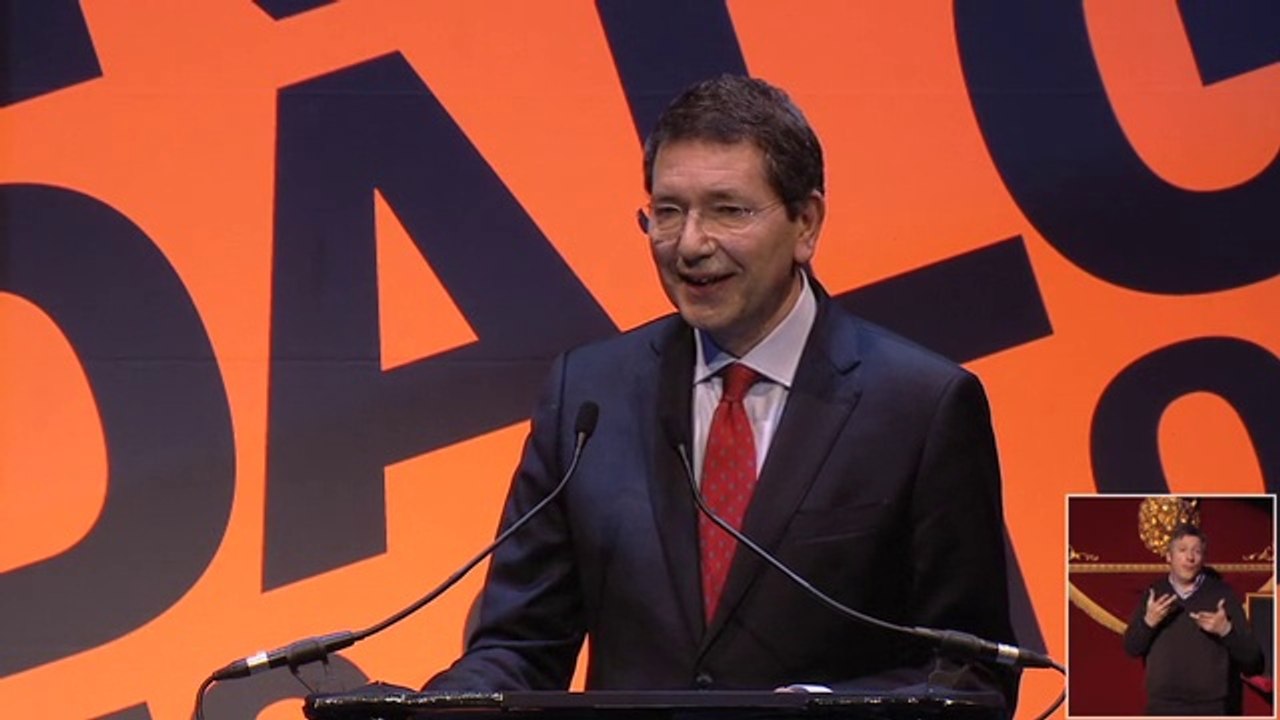 Ignazio Marino, Maire de Rome, soutient Anne Hidalgo au Cirque d'Hiver