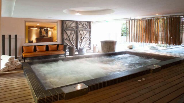 Salle de bains de St Raphaël - 06 09 98 41 00 - MARC LACOMBE.