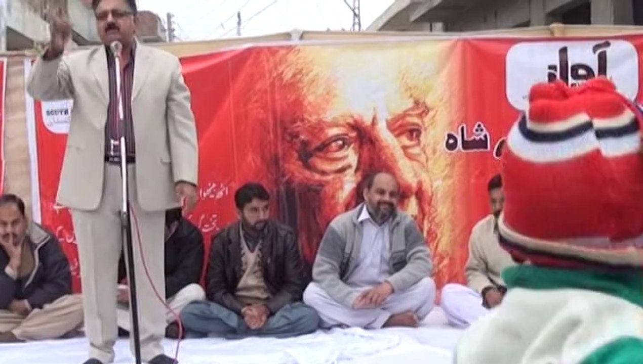 amir hashmi delivering his speech in faiz ahmed faiz mela