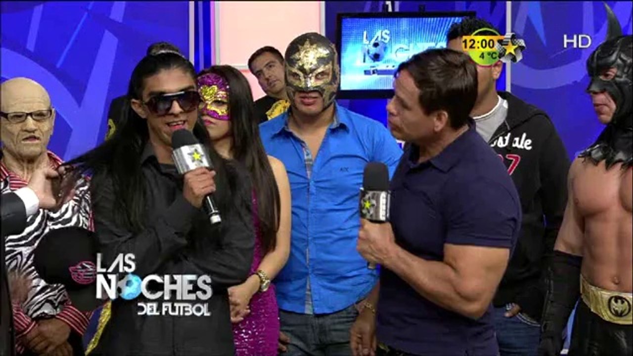 Konan le quita la cola de caballo a Mc Arbusto