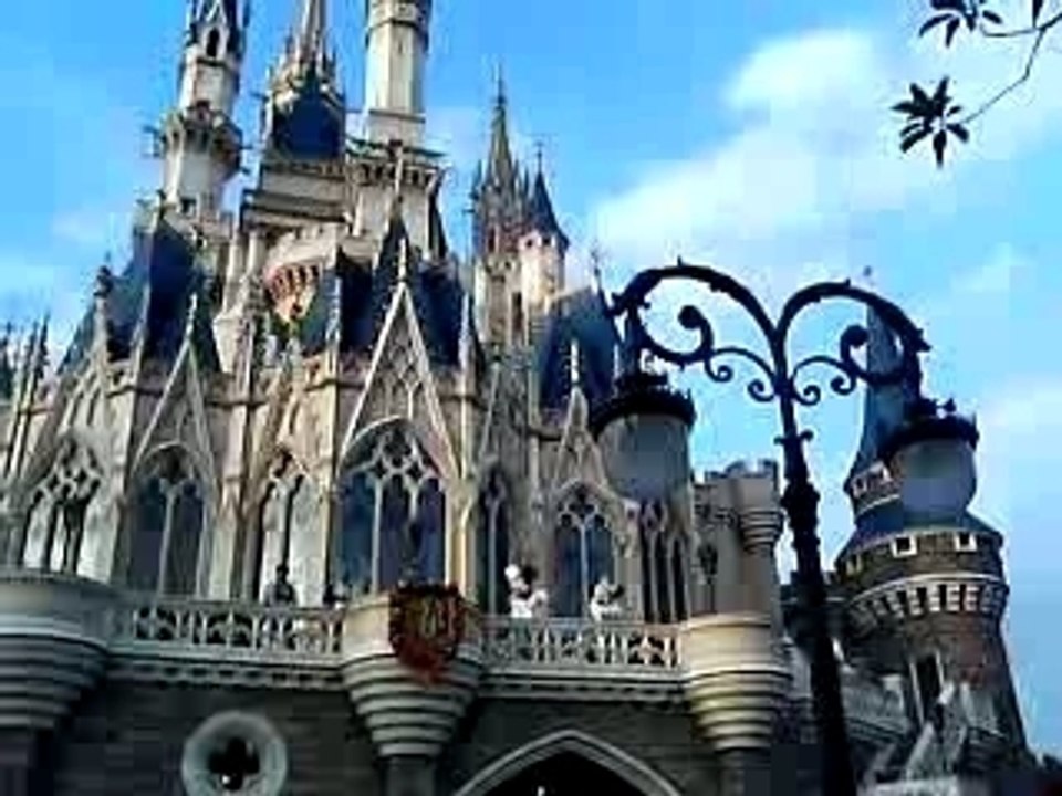 何かのパレード