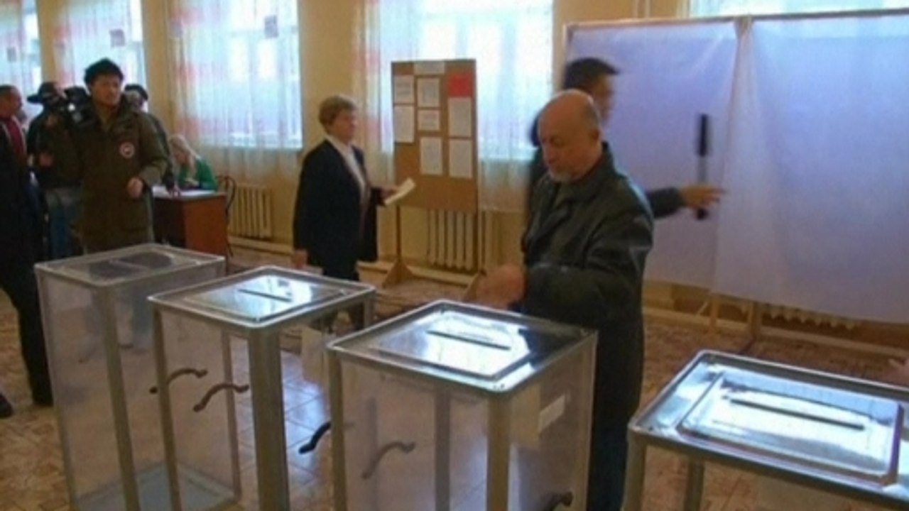 Crimea holds secession referendum