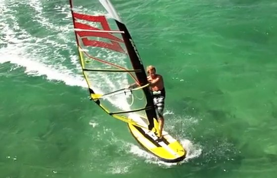 Windsurf Revolution : inflatable board - Crossover Air 110 by Naish