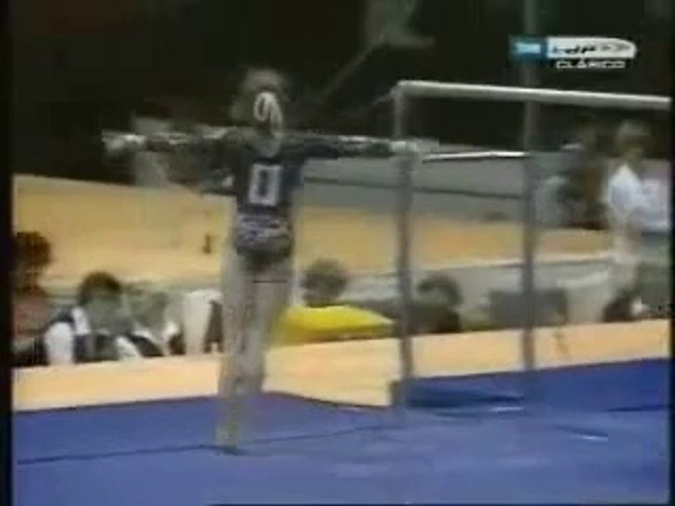 Elena Muchina performing Korbut Flip on world chempionship