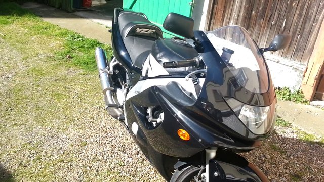 Démarrage YZF 600 Thundercat rénovée après 1 mois