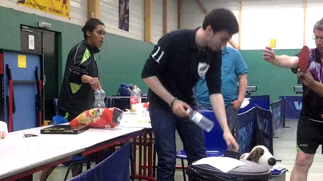 sportif et responsable dans le ping