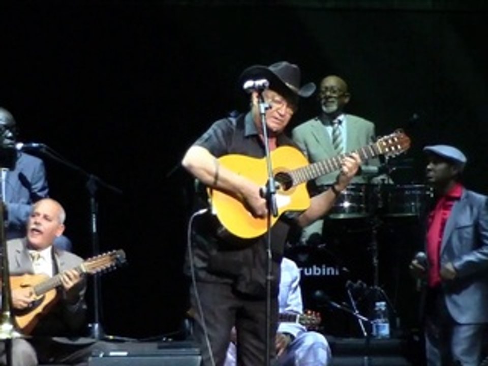 Orch. Buena Vista Social Club 2013-Eliades Ochoa- A la luna yo me voy-