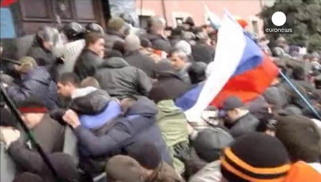 Ukraine: des pro-russes s'emparent du siège du parquet à Donetsk