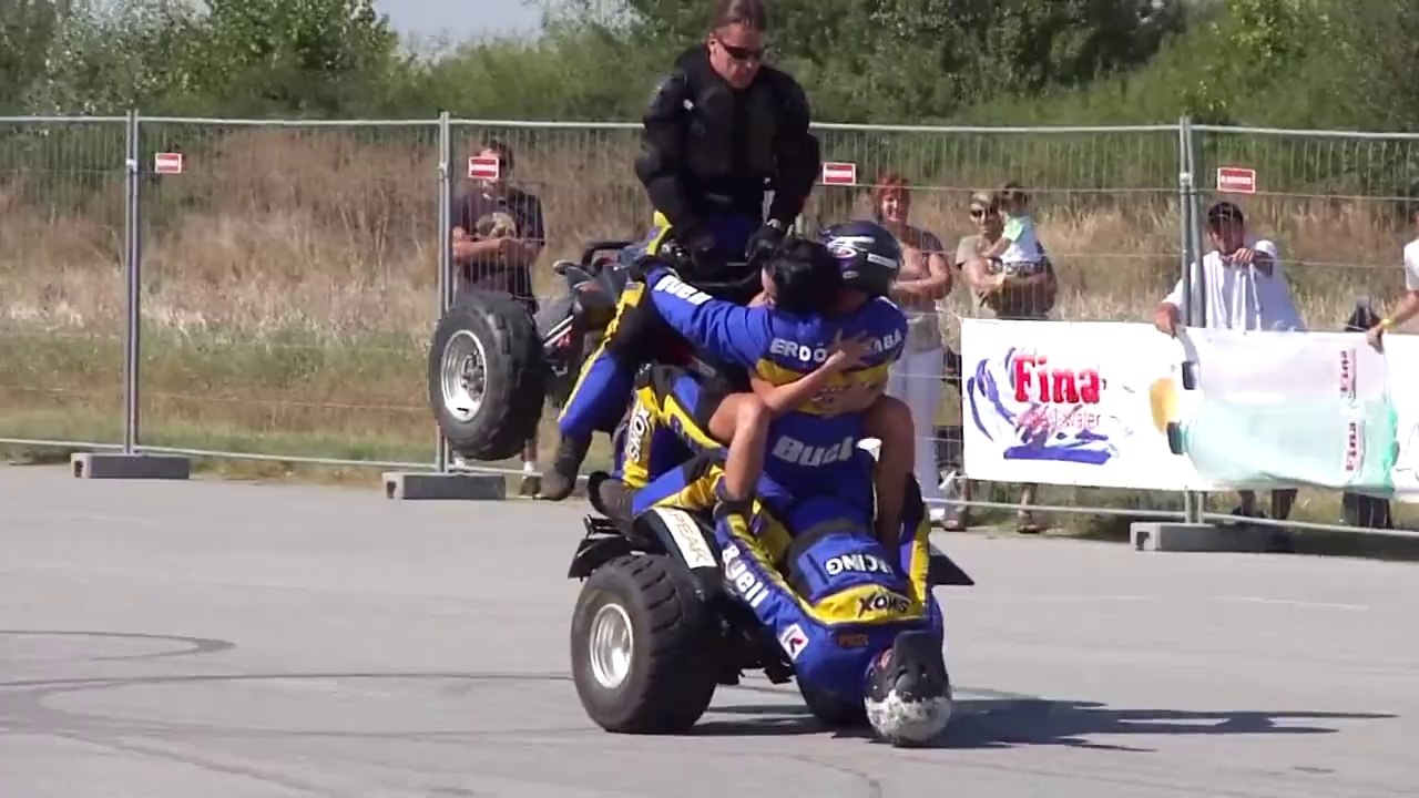 Reni feat Era Ojdanić ~ MERCEDES (with Lyrics)