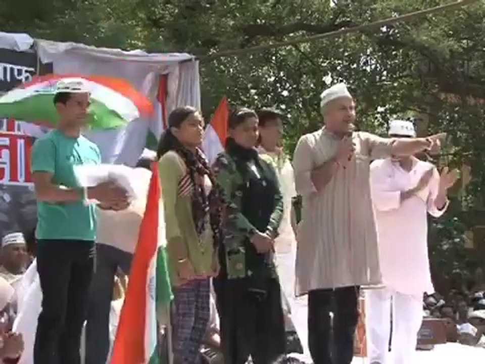 Beenu and Sakshi two brave girls who suspended the ACP