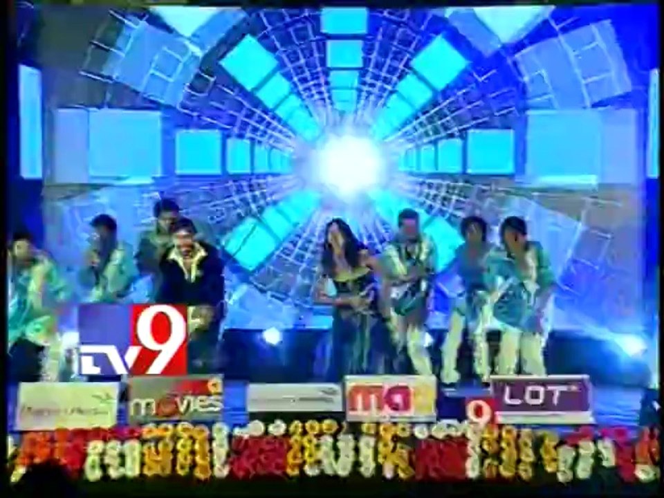 Sridhar Dance troupe performs at Allu Arjun's Race Gurram audio launch