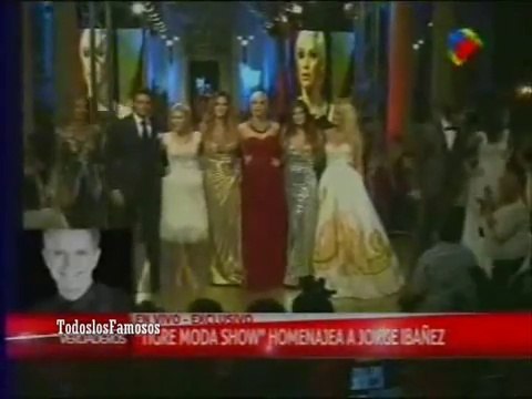 Imágenes de Paula en Secretos Verdaderos en el Tigre Moda Show homenaje a Jorge Ibañez - 15 de Marzo (video de Todos Famosos)