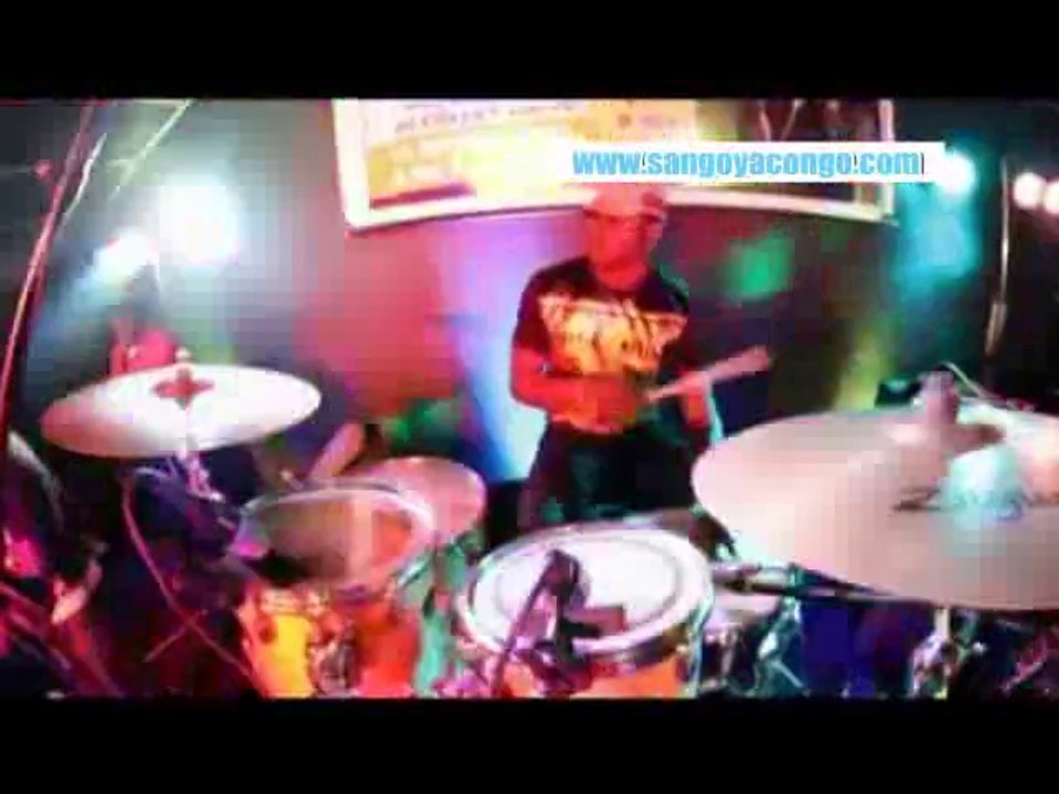 Voici le concert de Ferre Gola full live en Afrique du Sud. Regardez bien les conditions de production.