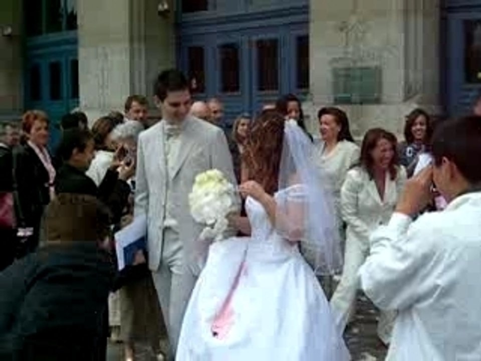 la sorti de la mairie
