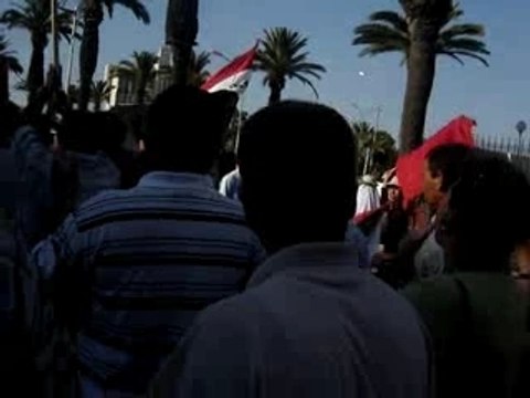 Manif a tunis contre la guerre au liban