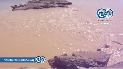 شاهد .. الأمطار تتسبب فى غلق طريق " رأس غارب " لليوم الثاني على التوالى