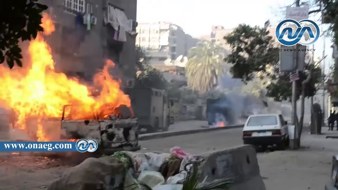 اشتباكات عنيفة بين الشرطة و الإخوان،واشتعال النيران فى سيارة أحد الأهالي بـعين شمس