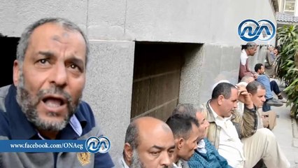 العمال المعتصمون باتحاد العمال : استقالة الحكومة هتعقد مشاكلنا