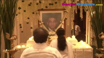 Shah Rukh Khan, Amitabh at prayer meet of Juhi Chawla's brother