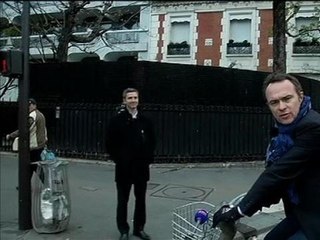 Circulation alternée: Christophe Delay à vélo interviewe Christophe Najdovski- 17/03