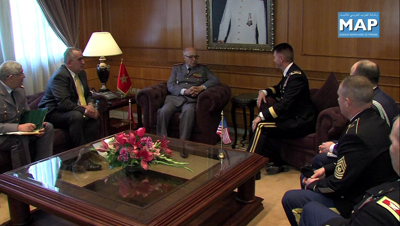 Le général de corps d'armée, Inspecteur Général des FAR reçoit le Général de Division Jefferson Burton, Commandant la Garde Nationale de l'Etat américain de l'Utah