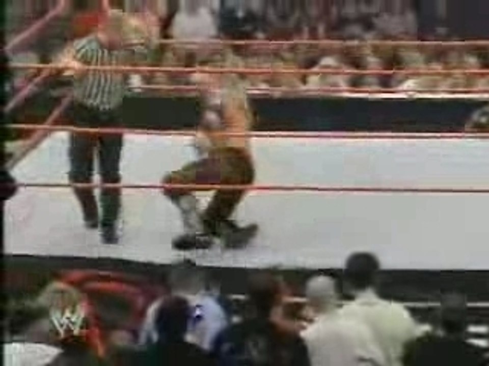 WWE 2005 - Kane Vs Edge