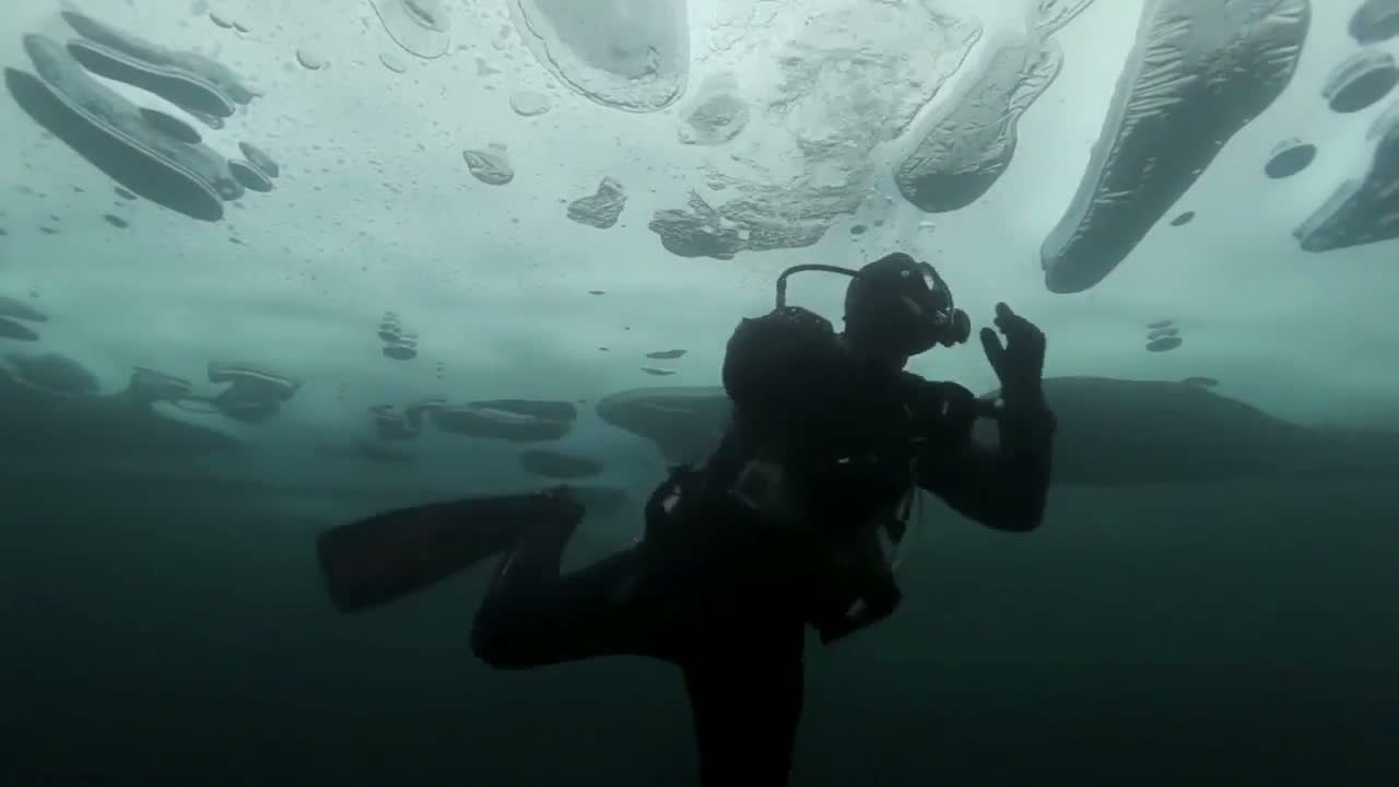 Plongée sous glace