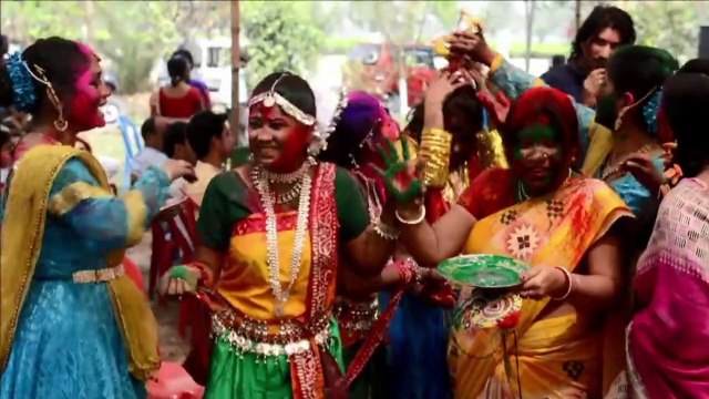 Inde: le Holi, fête des couleurs pour l'arrivée du printemps