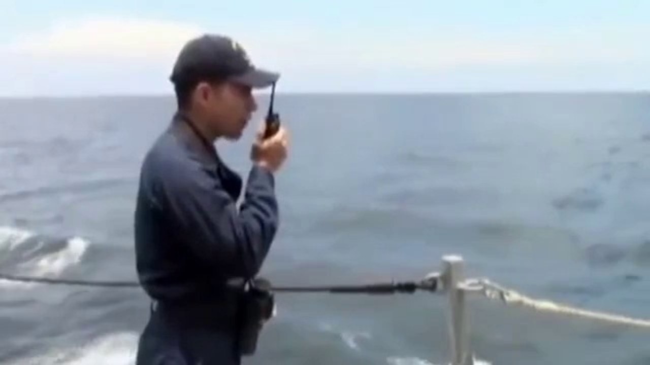 U.S. Navy scans ocean for missing Malaysian Airlines flight. By mowais.com