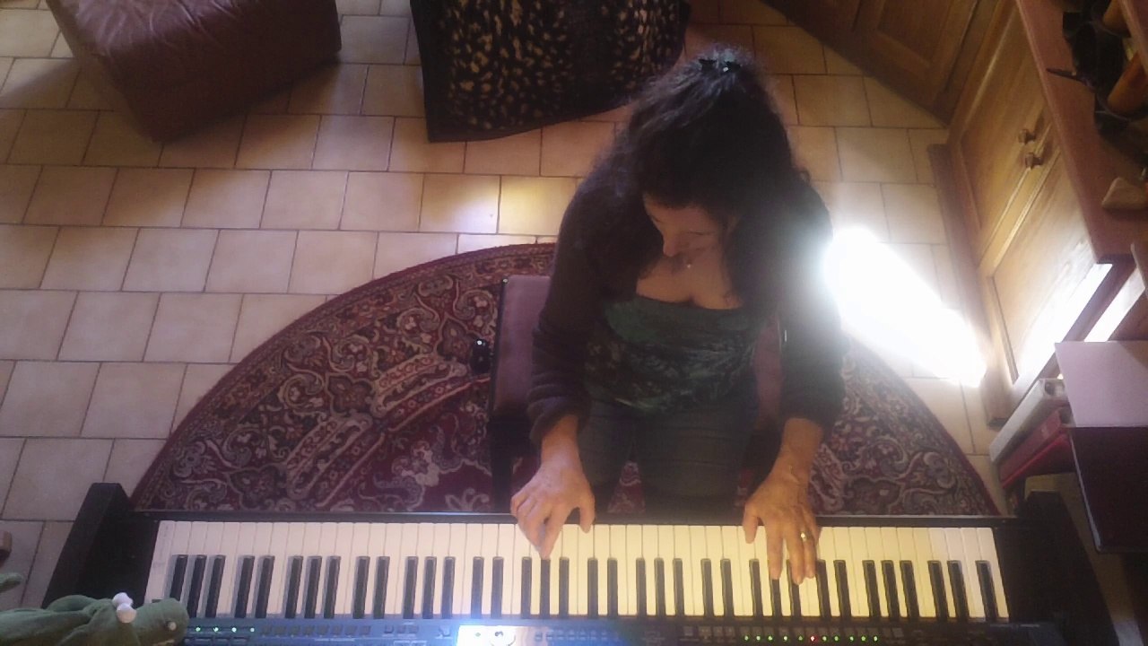 "Un paso para la senora"    .piano solo..                               .                          .Méth.Colin