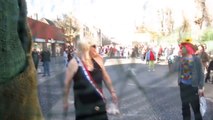 Le carnaval de Béthune vu de dessous la jupe de Gambrinus