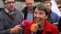 Klijnsma zingt spontaan Grunnens Laid bij protestactie - RTV Noord