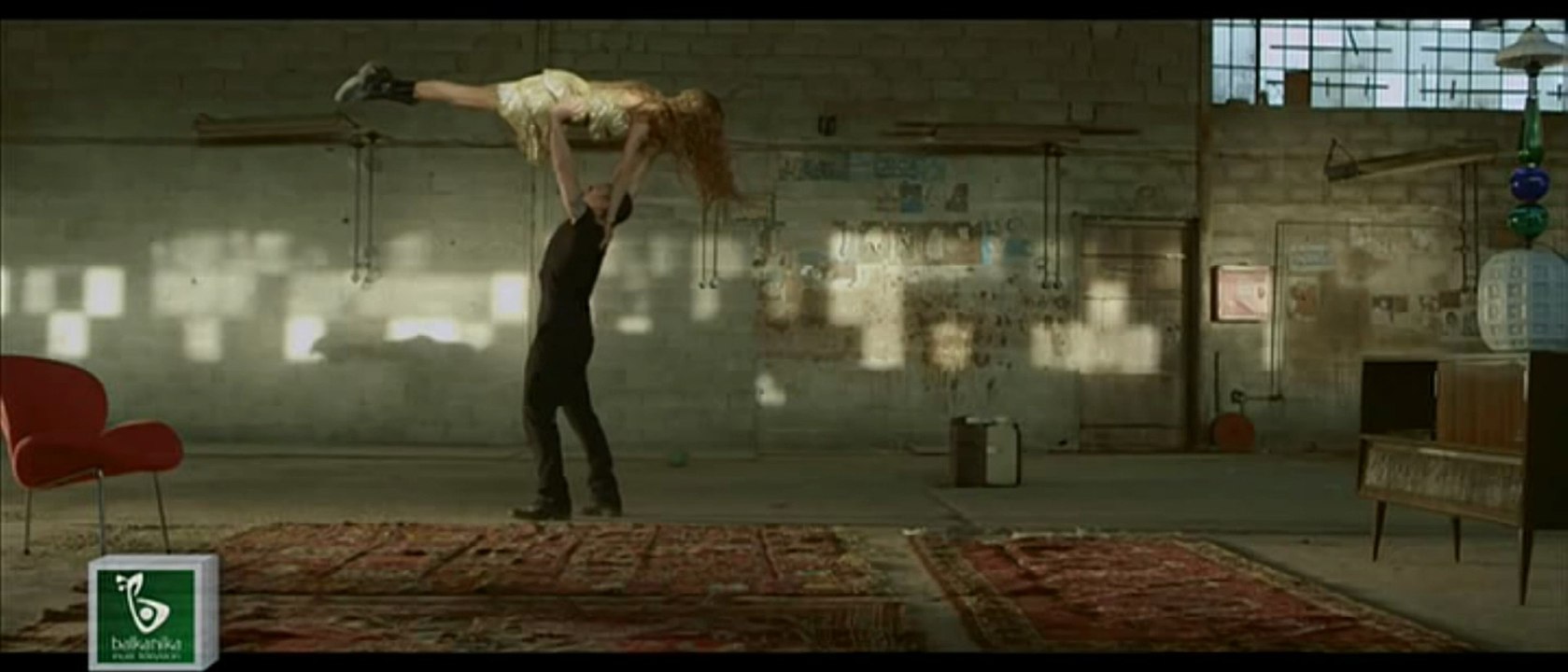 Paola - Krata me  (Official Video Clip)