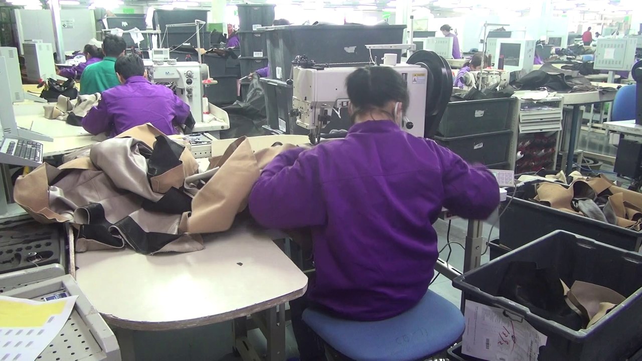 205-370 Heavy duty upholstery sewing machine for topstitching leather sofas and furniture