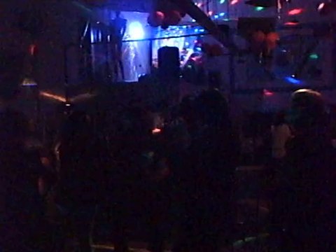 Fiesta en Sevilla con Maria y Hugo, Seguimos bailando